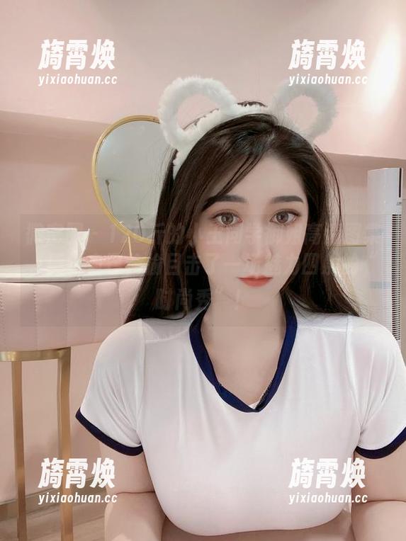 120斤的小王同学 微密圈 - 120斤的小王同学御姐高清图集,感觉自己偷偷目击了一场魅力四射的“时尚秀”!