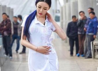 AISS爱丝(黄金版) – 穿行，索菲——这个合集仿佛带着我在梦境中漫游。