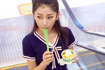 “爱丝”定制写真：嘿姑娘，载我一程，一起追寻那些细腻的触感。