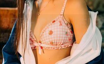 GIRLT果团网 – 蜜桃Q妹儿在睡衣里：高清细节，壁纸也能很有故事感！