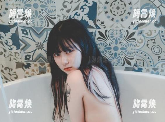镂空风潮：Hizzy(히지)为你定制的写真秀