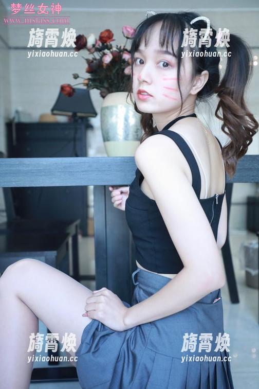 MSLASS梦丝女神-酥酥 MSLASS梦丝女神 - 混搭大师酥酥再出新作!小白鞋与丝袜的恬静,这图片不看真的不行,得去找原图