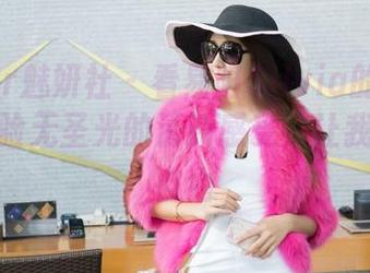 MiStar魅妍社 – 看易阳Silvia的泳装写真，体验无圣光的清新感受，让我感觉好自由