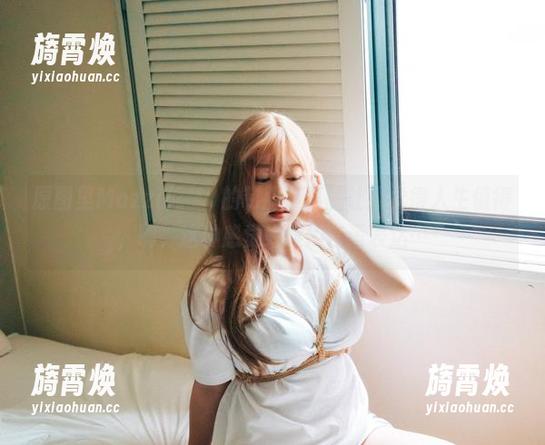 原图里Mozzi(모찌)的制服，真的让我觉得人生值得，啊，这种感觉好难用言语表达…