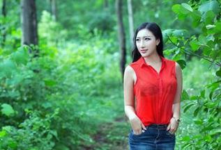 TuiGirl推女郎 – 王李丹尼的居家写真合集：天哪，难道我也该买一把绿植？