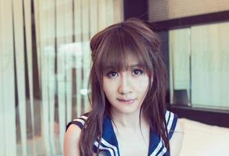 UGirls尤果网 – 学姐信悦儿的私拍：让我们看看她的另一面