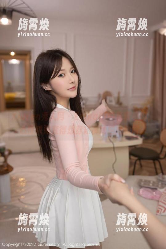 Xiuren秀人网-Erikaki Xiuren秀人网 - Erikaki的私房美脚,心情瞬间变得想穿短裤的尴尬瞬间。