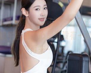 Xiuren秀人网 – 就问你，看了任莹樱Jenny的奶牛合集，心里有没有一丝‘奶’想再来一打？