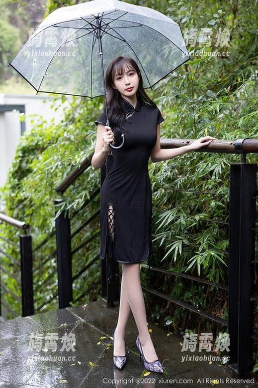 Xiuren秀人网-优琪琪子yuki Xiuren秀人网 - 亲眼见证优琪琪子yuki变身女王,真的是美图的巅峰!