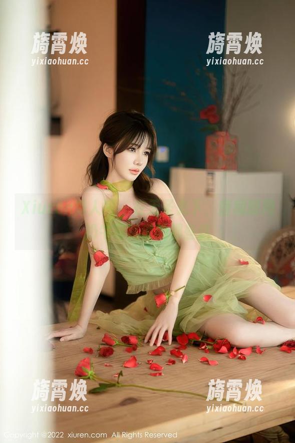 Xiuren秀人网-唐翩翩 Xiuren秀人网 - 在无圣光下,唐翩翩用奶牛写真说的那些话