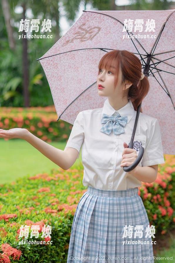 Xiuren秀人网 - 偷偷告诉你，小蛮妖yummy的学姐福利绝对不容错过！