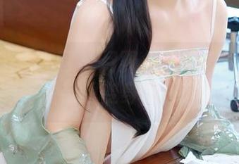 Xiuren秀人网 – 月野兔美妞肉丝写真更新,看得我都想变身兔子一起跳了!