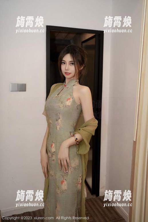 Xiuren秀人网-李七喜 Xiuren秀人网 - 浴缸里的俏皮:李七喜的私房写真,来一场水的约会