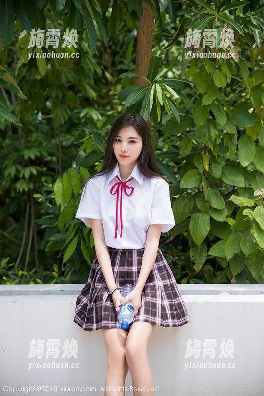 Xiuren秀人网 - 在杨晨晨Yome的双马尾套图里，找到了少女的悸动