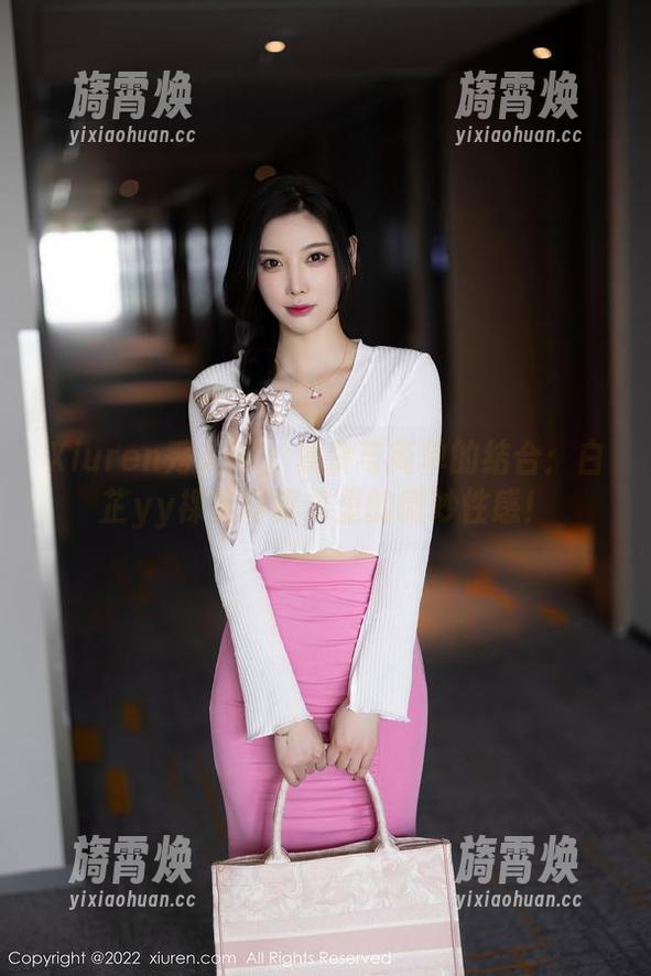 Xiuren秀人网 - 复杂与简单的结合：白芷yy裸足写真集里的微妙性感！