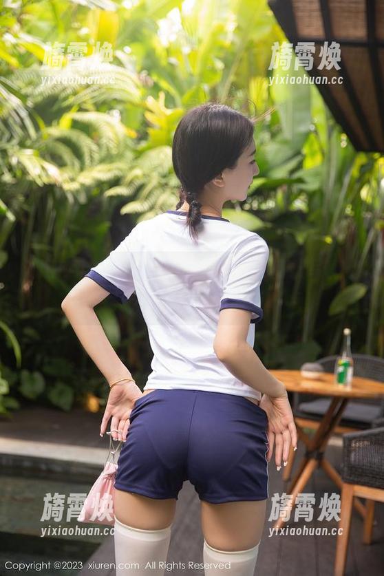 Xiuren秀人网 - 芭比KIKI的吊带写真，高清到让人忍不住想靠近一点！