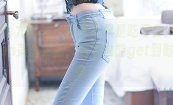 YouMi尤蜜荟 – 居家不只是吃零食！左冰Queen美图更新，宅家也能get到时尚灵感！