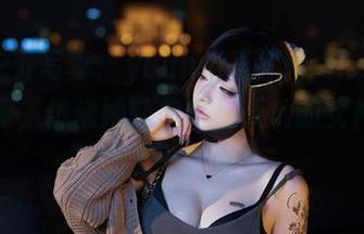 精选户外写真：yuuhui玉汇(kokuhui)在山间，仿佛她就是这片天地的女神，魅力无处不在！