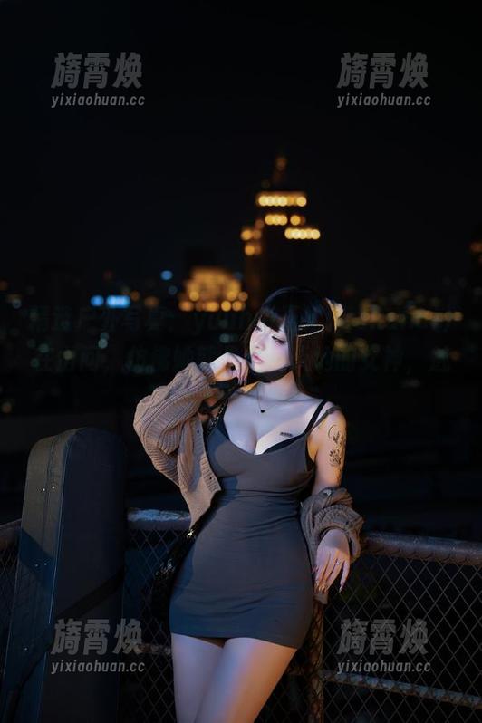 精选户外写真：yuuhui玉汇(kokuhui)在山间，仿佛她就是这片天地的女神，魅力无处不在！
