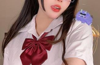 图片里的九言黑丝，啊，这种感觉，让人有点想深入了解…