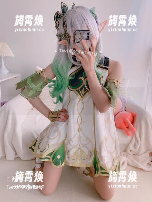 最新照片直击！二阶堂宅绘子的套装简直是一场时尚秀！