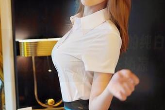 嗲囡囡 – 翻开陈雅漫VICKY的纯白套图，随之而来的是一阵沁凉