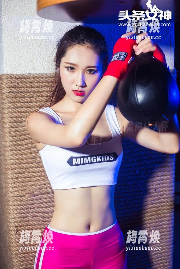 头条女神 - 精选美图：语溪温柔得让人怀疑人生！