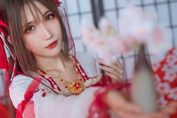 妖君白研的连体衣在图库里大放异彩——谁能抵挡这样的魅力呢？