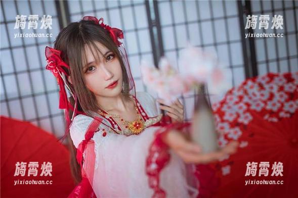 妖君白研 妖君白研的连体衣在图库里大放异彩——谁能抵挡这样的魅力呢?