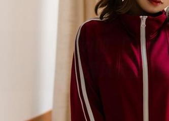 壁纸时间，小仓千代w的樋口円香泳装合集，你准备好被这海风吹走了吗？