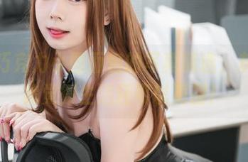 来自巧克力小圆面包的写真精选，灰丝让我觉得生活还可以更甜！