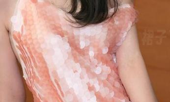 推女神 – 艾小青的礼服图包：裙子飞舞间，心也跟着飞起来！