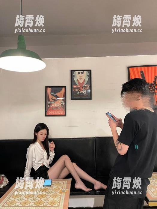 微密圈 - 让职场成为舞台：是小逗逗的职业装写真，感受不一样的职场魅力！