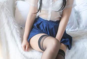 来看看杏子夫人的黑丝作品，这种诱惑真是让人欲罢不能！