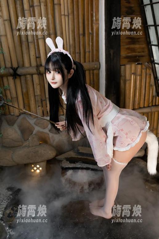 白色热裤与比基尼的奇妙邂逅：桜井宁宁在线向你发射魅力！