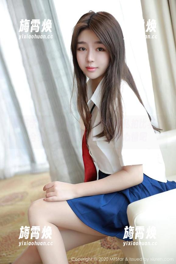 模范学院-Manuela玛鲁娜 模范学院 - Manuela玛鲁娜私拍比基尼合集:晒的是肌肤,也是心情吧