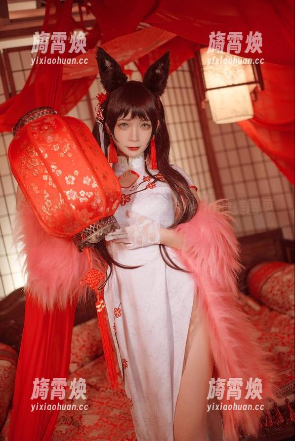 泳池竞泳大揭秘：樱落Selena的美图更新怎能错过？！