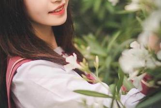 听说下载沧霁桔梗眼镜COS会被好运围绕，试试看？