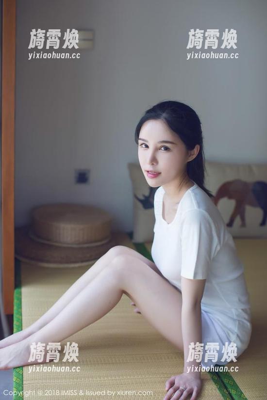 爱蜜社-游潇潇 爱蜜社 - 游潇潇的居家体验:让我们一同探索她的高清图库!