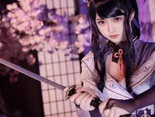 下载白莉爱吃巧克力的蕾姆女仆写真集！你会在心里小小地叹息吗？