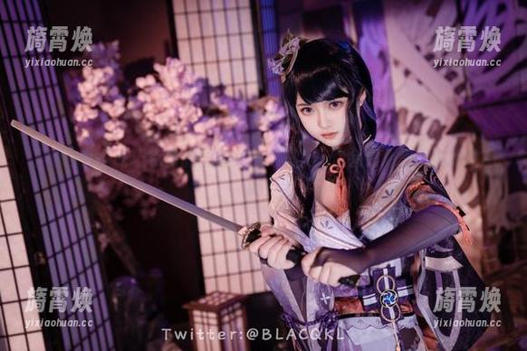 白莉爱吃巧克力 下载白莉爱吃巧克力的蕾姆女仆写真集!你会在心里小小地叹息吗?