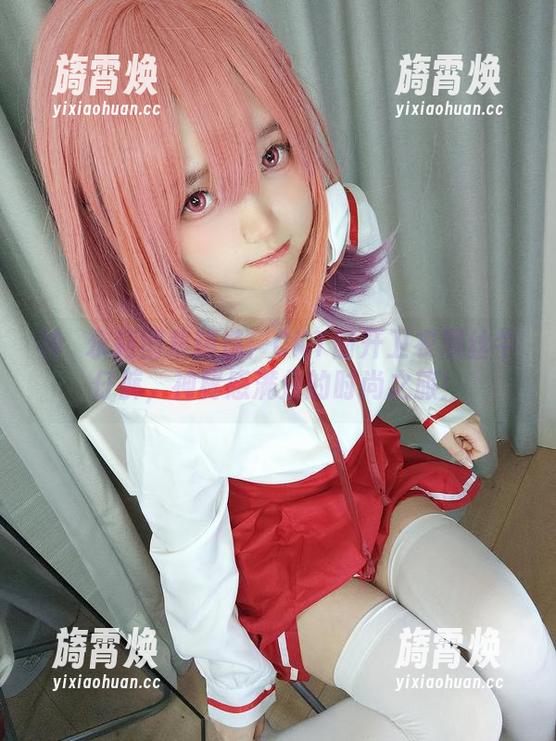 神沢永莉 神沢永莉图集精选:CKT前开卫衣黑丝牛仔裤,神秘感满分的时尚之旅!