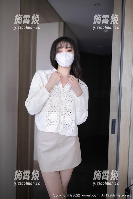 秀人网 - 伊小七MoMo：这一组学姐的原图让你再也无法回头！