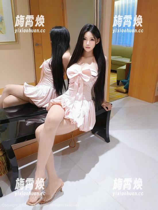 秀人网-大琪琪Emily 秀人网 - 免费获取大琪琪Emily的皮衣作品,真是让人心动,但我更想要她的穿搭灵感!