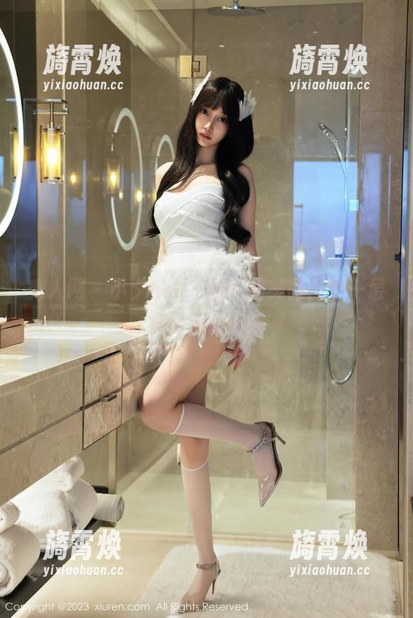 秀人网-小夕Kitty 秀人网 - 小夕Kitty的红裙美图:每一层波浪都在诉说