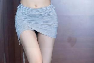 秀人网 – 短裤与美图的奇妙联动：小狐狸Kathryn的欢乐图包真是太有意思了！