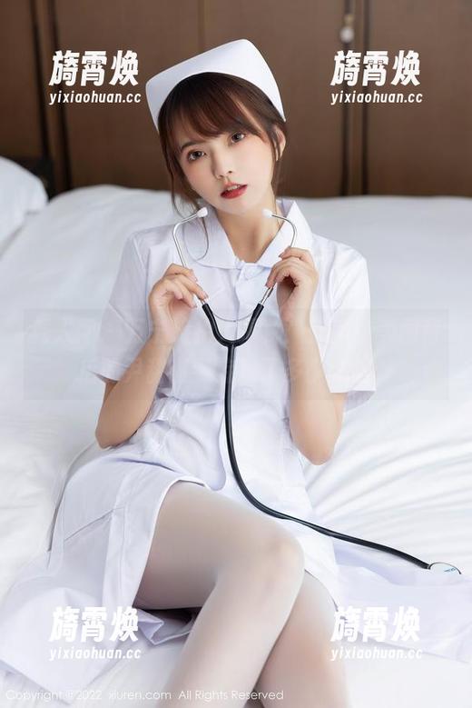 秀人网-尹甜甜 秀人网 - 万宁旅拍大揭秘:别问,美图背后的尹甜甜到底用了多少滤镜?