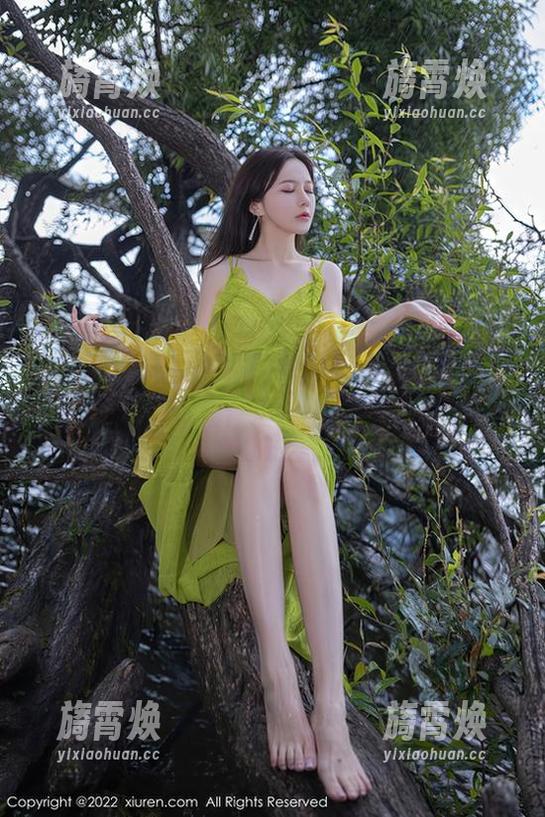 秀人网 - 徐莉芝Botty户外合集，怎么能这么有吸引力！天真的是在眨眼吗？