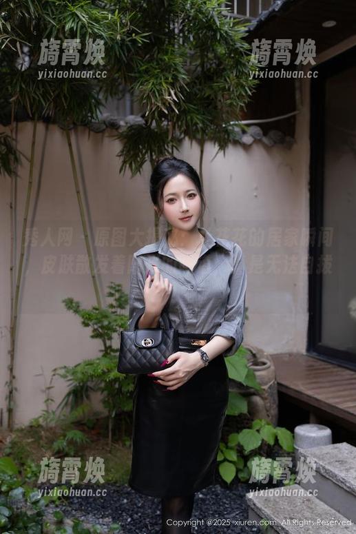 秀人网 - 原图大揭秘：杜花花的居家瞬间，皮肤散发着阳光的味道，真是无法自拔！