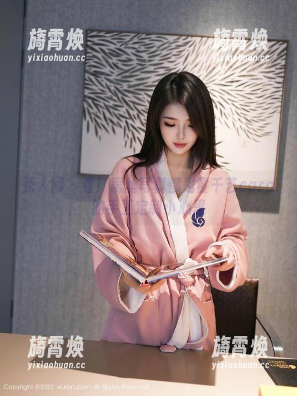 秀人网 - 看！黑丝写真都是童千艺cara的手工定制小心思